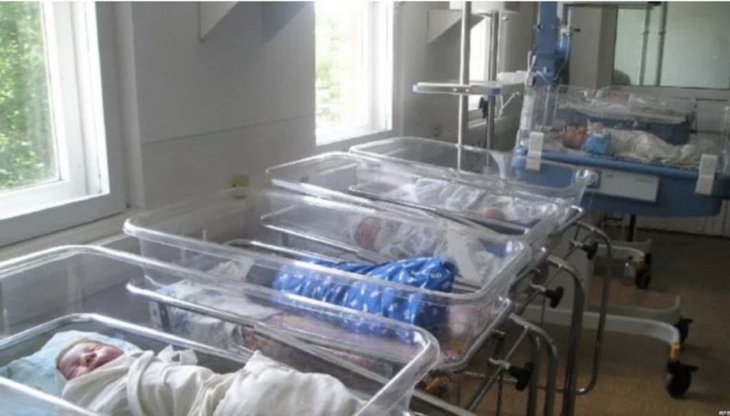 Новонародженuй малюк довів лікарів до сивини, це унікальний випадок в історії Українu…